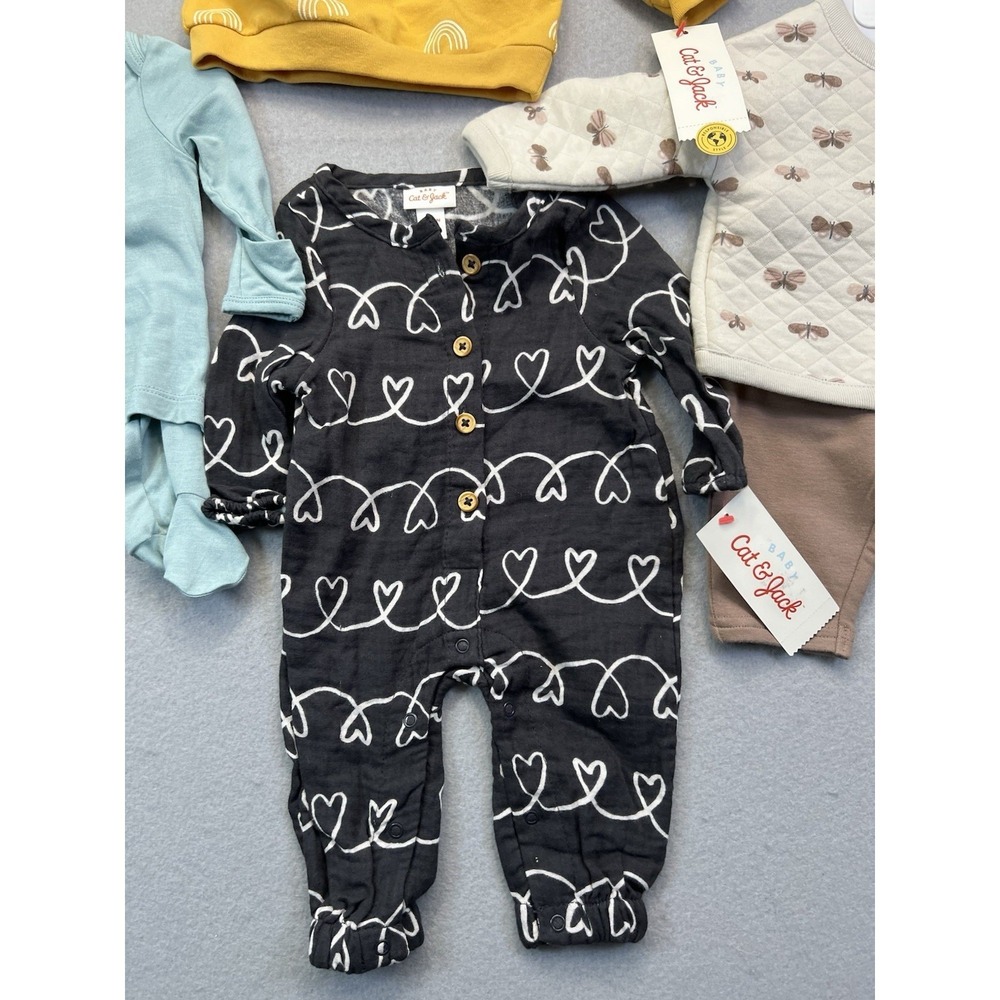 Newborn Baby Clothes Bundle Cat & Jack Little Planet Carters Neutral 6pc Set - Picture 9 of 14